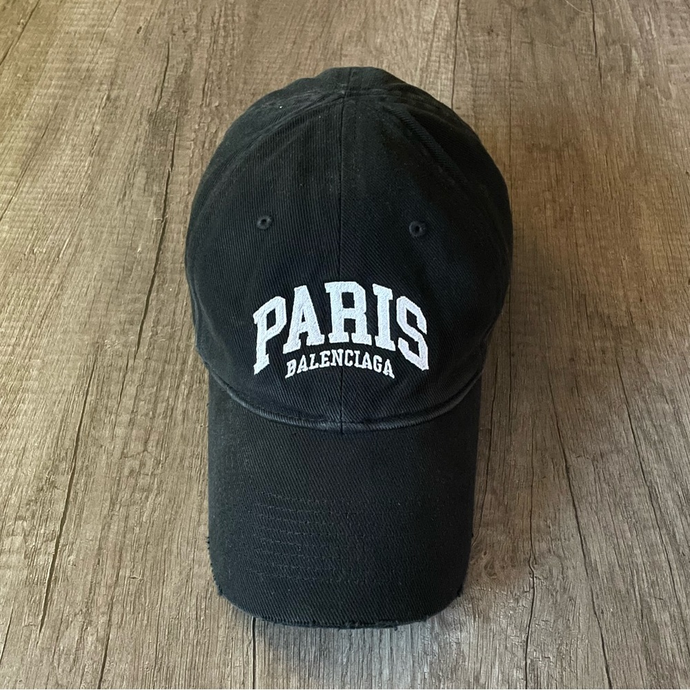 BALENCIAGA BLACK CITIES PARIS CAP